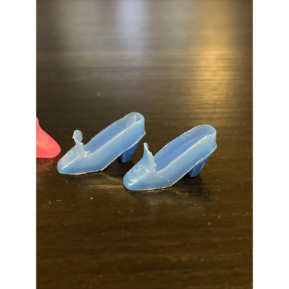 (2) Pair Vtg Barbie Doll Blue & Pink Pilgrim Heels Shoes 1960s Replacement Parts - Picture 3 of 13